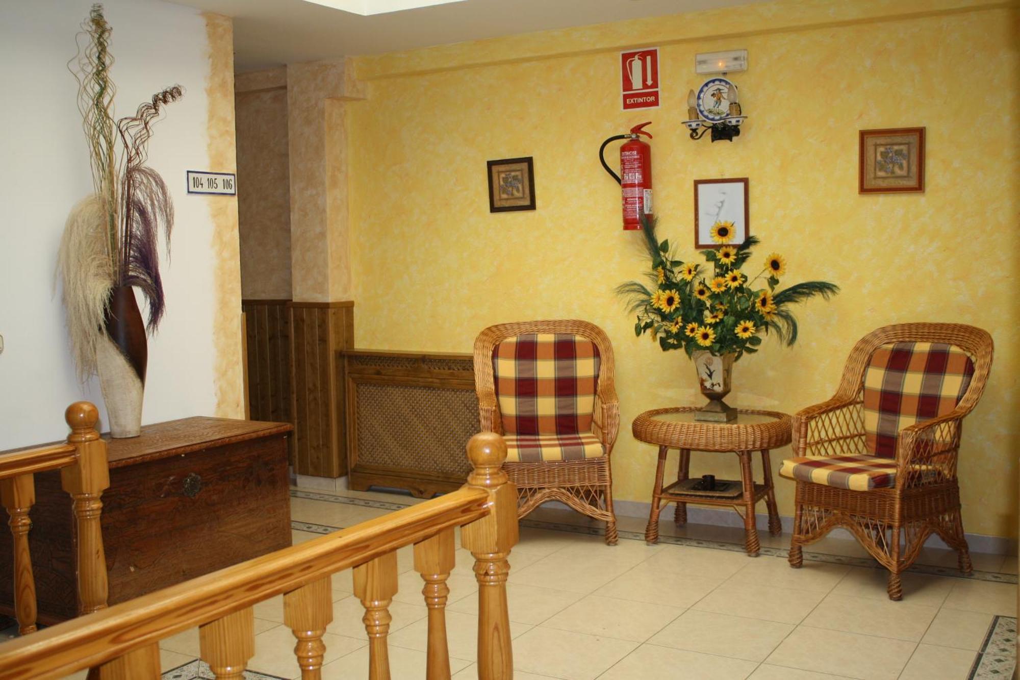 Hotel Carvajal ตอร์เรฮอน เอล รูบิโอ ภายนอก รูปภาพ