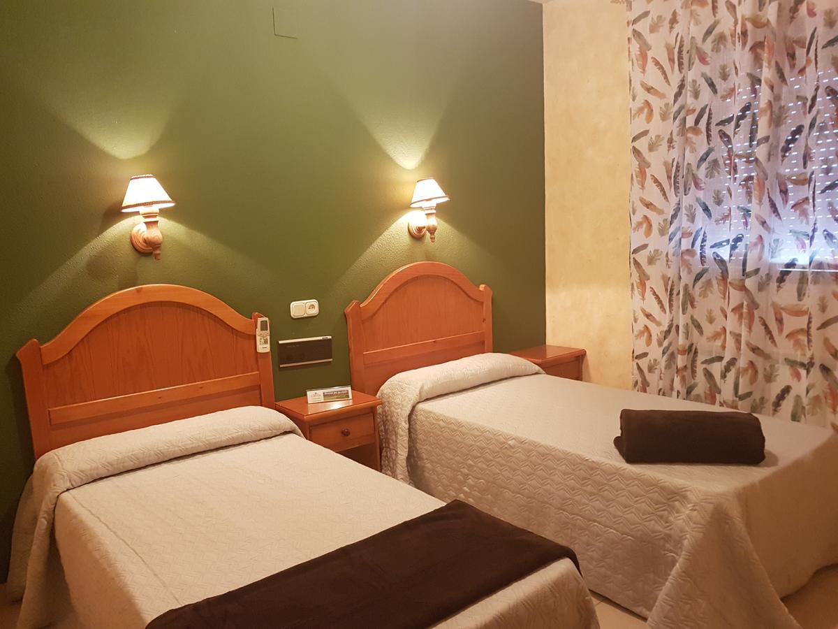 Hotel Carvajal ตอร์เรฮอน เอล รูบิโอ ภายนอก รูปภาพ