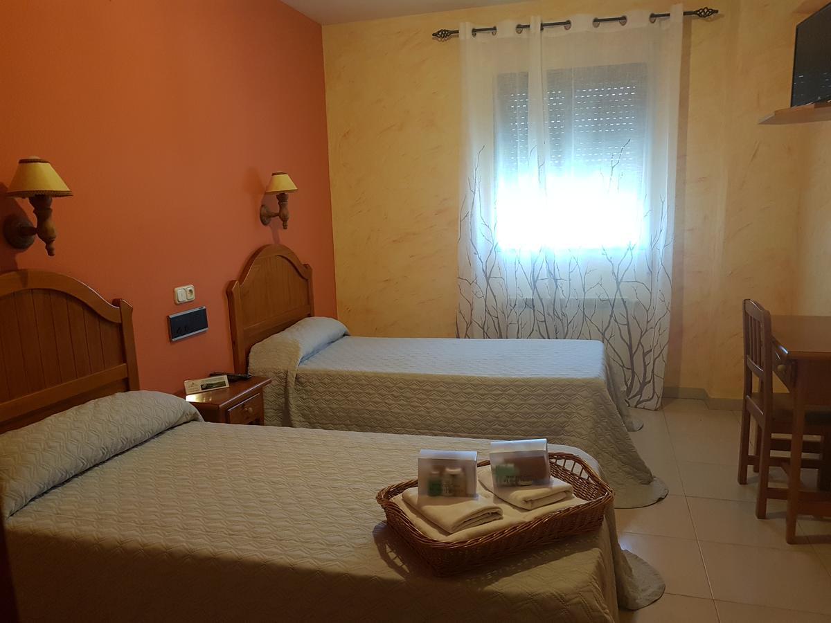 Hotel Carvajal ตอร์เรฮอน เอล รูบิโอ ภายนอก รูปภาพ