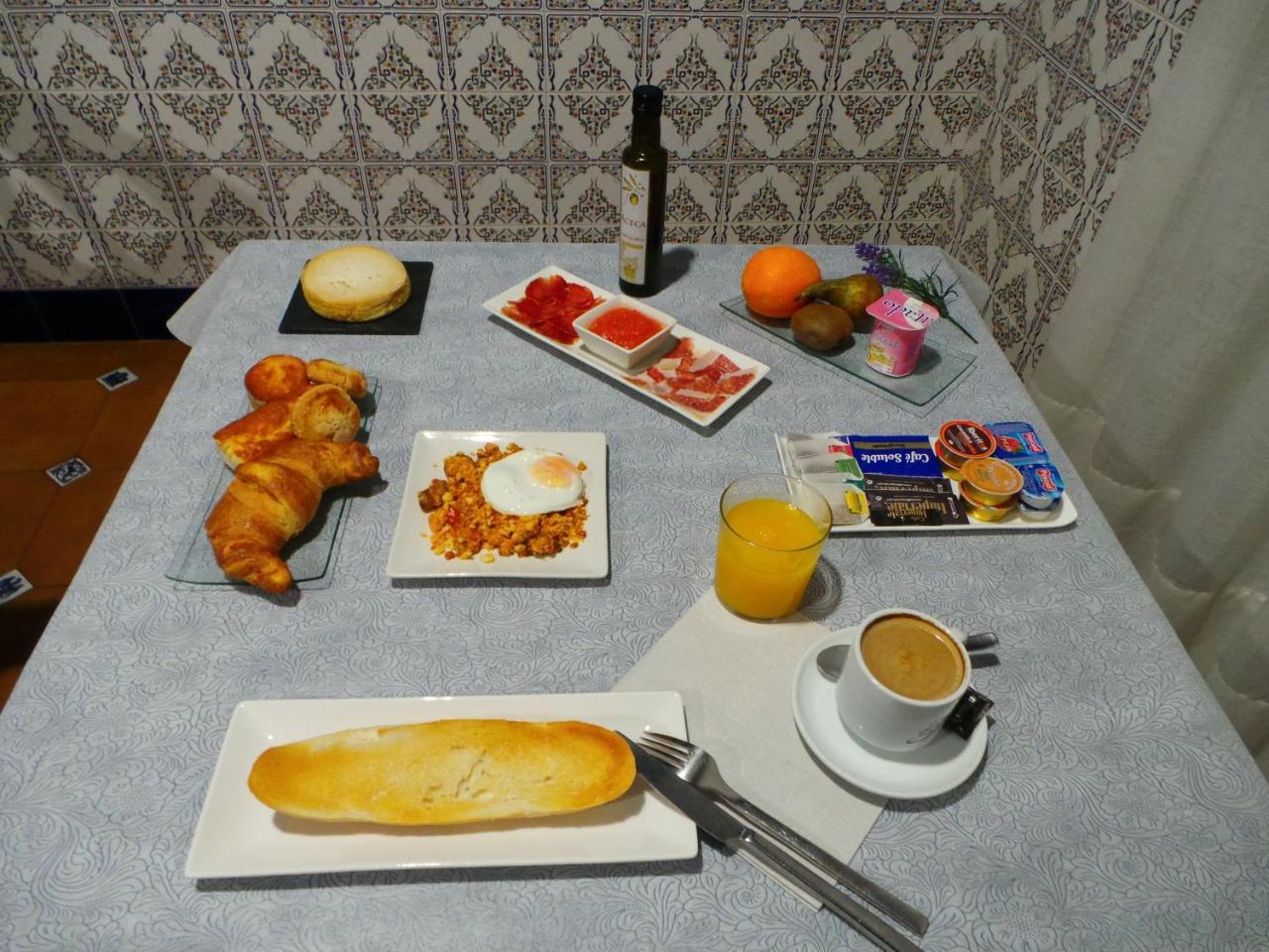 Hotel Carvajal ตอร์เรฮอน เอล รูบิโอ ภายนอก รูปภาพ